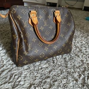 Louis Vuitton Speedy 30